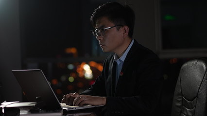 無(wú)私奉獻(xiàn)向黨獻(xiàn)禮——記臨沂移動(dòng)網(wǎng)絡(luò)運(yùn)維條線優(yōu)秀黨員